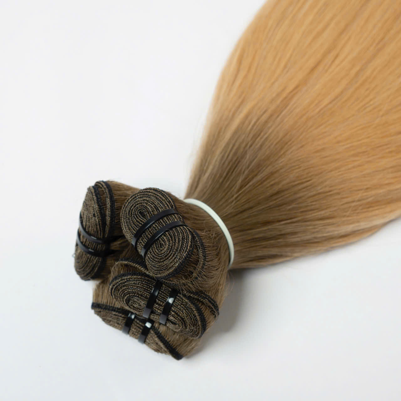 vietnamese-machine-weft-hair-seam-close-up