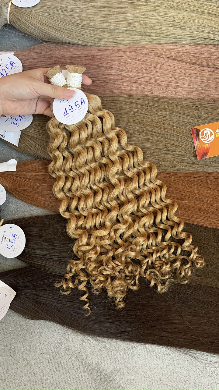 vietnamese-bulk-curly-hair-natural-blone-overview